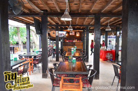 ร้าน Vintage Road Bar & Restaurant วินเทจโรด