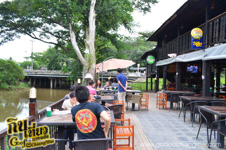 ร้าน Vintage Road Bar & Restaurant วินเทจโรด