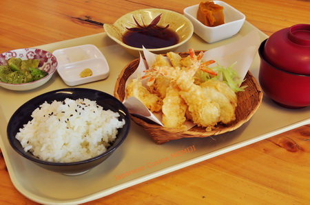 ร้านอาหารญี่ปุ่น โมมิจิ Momiji Japanese Restaurant