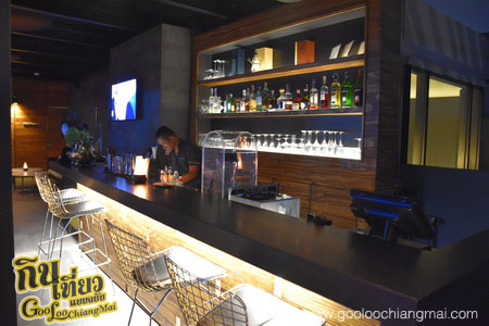 Italics Restaurant & Rise Bar - akyra Manor Chiang Mai