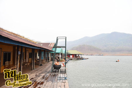 เรือนแพริมธาร เขื่อนแม่งัด
