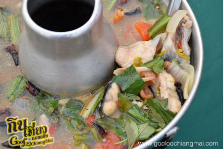 เรือนแพริมธาร เขื่อนแม่งัด