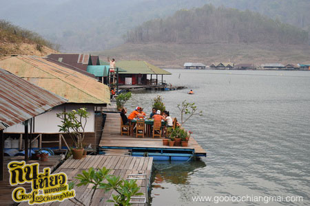 เรือนแพริมธาร เขื่อนแม่งัด