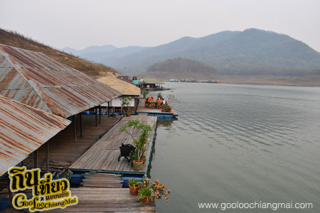 เรือนแพริมธาร เขื่อนแม่งัด