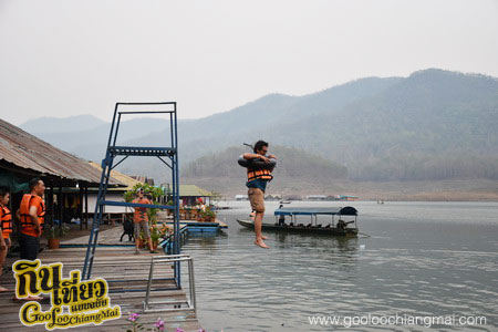 เรือนแพริมธาร เขื่อนแม่งัด