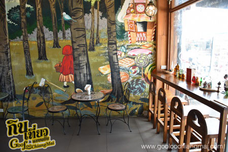 ร้าน Into the Woods Cafe