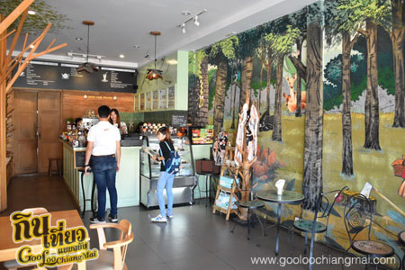 ร้าน Into the Woods Cafe