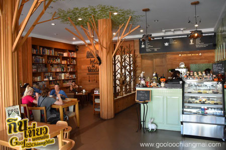 ร้าน Into the Woods Cafe