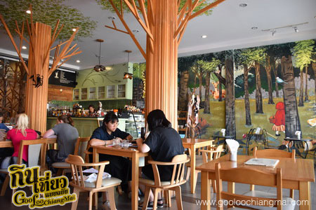 ร้าน Into the Woods Cafe