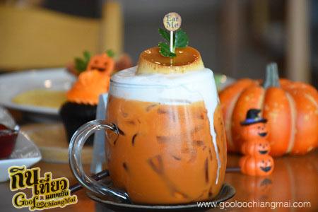 ร้าน Into the Woods Cafe