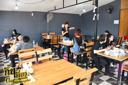 ร้าน ขนมจีนเส้นสดน้ำยาปู กาดคำเที่ยง เชียงใหม่