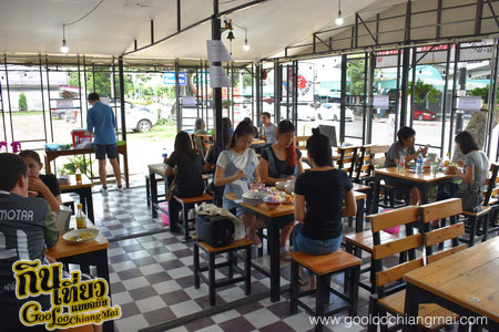 ร้าน ขนมจีนเส้นสดน้ำยาปู กาดคำเที่ยง เชียงใหม่