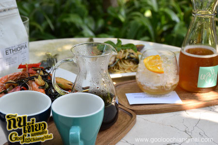 ร้าน หลงป่า Lhong-Pa : Coffee Bar And Home Cooking