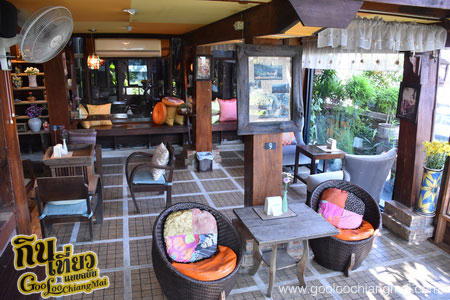 ร้าน ไม้เฮือน 60 Doi Chaang Coffee @ Mae Rim