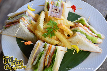 ร้าน ไม้เฮือน 60 Doi Chaang Coffee @ Mae Rim