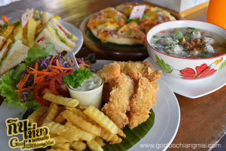 ร้าน ไม้เฮือน 60 Doi Chaang Coffee @ Mae Rim