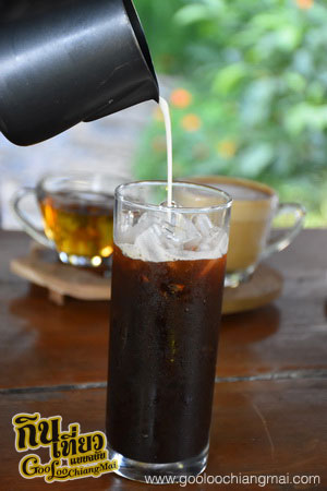 ร้าน ไม้เฮือน 60 Doi Chaang Coffee @ Mae Rim
