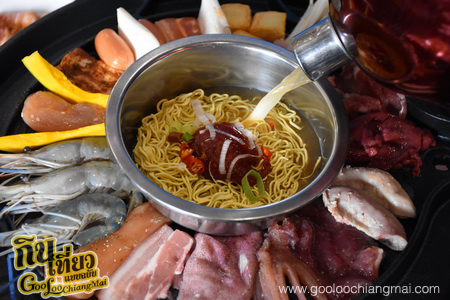 ร้าน ตัวแตกโต้ม jj market Doowa Taek Tom2