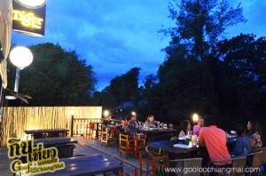 ร้าน Vintage Road Bar & Restaurant วินเทจโรด