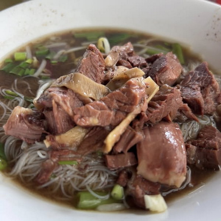 ร้าน สวนดอก ก๋วยเตี๋ยวเนื้อตุ๋น อ.ฝาง