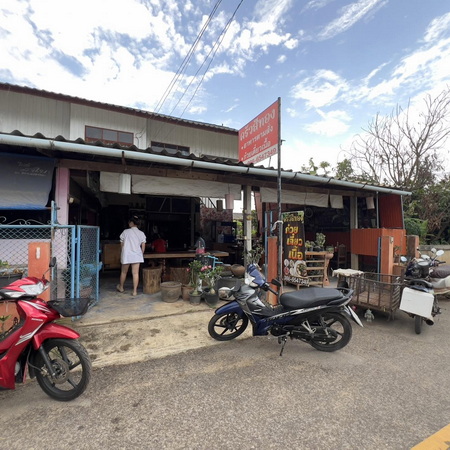ร้าน ครัวสีทอง บ้านเด่น อ.แม่อาย