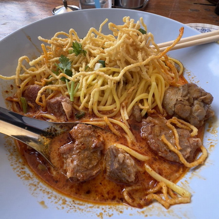 ร้าน ข้าวซอยแม่สลัก ริมน้ำกก