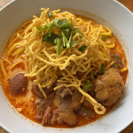 ร้าน ข้าวซอยแม่สลัก ริมน้ำกก