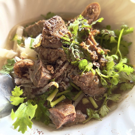 ร้าน ก๋วยเตี๋ยวหมู บ้านกาวิละ อ.แม่อาย
