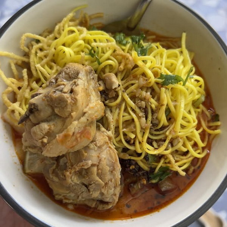 ร้าน แม่ฟอง ขนมจีน ข้าวซอย บ้านเด่น อ.แม่อาย