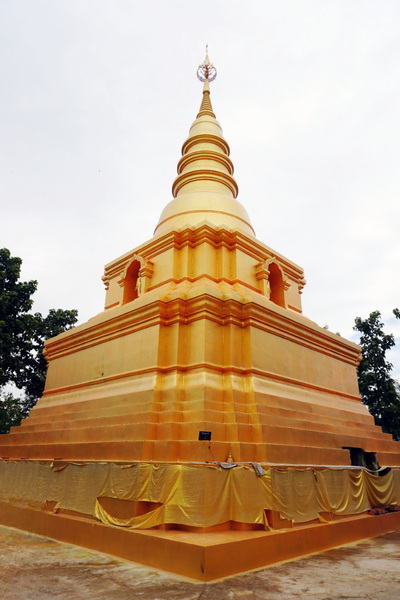 พระธาตุศรีเวียงชัย ต.แม่นาวาง อ.แม่อาย