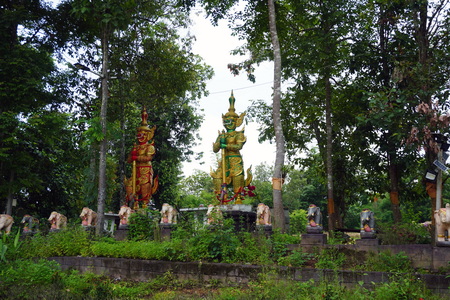 พระธาตุศรีเวียงชัย ต.แม่นาวาง อ.แม่อาย