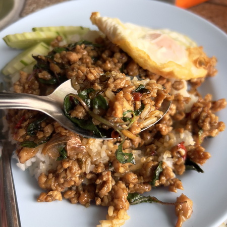 ร้าน เย็นตาโฟ ข้าวตามสั่ง อ.แม่อาย