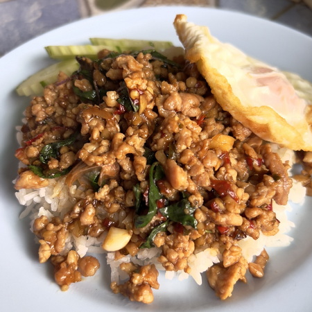 ร้าน เย็นตาโฟ ข้าวตามสั่ง อ.แม่อาย